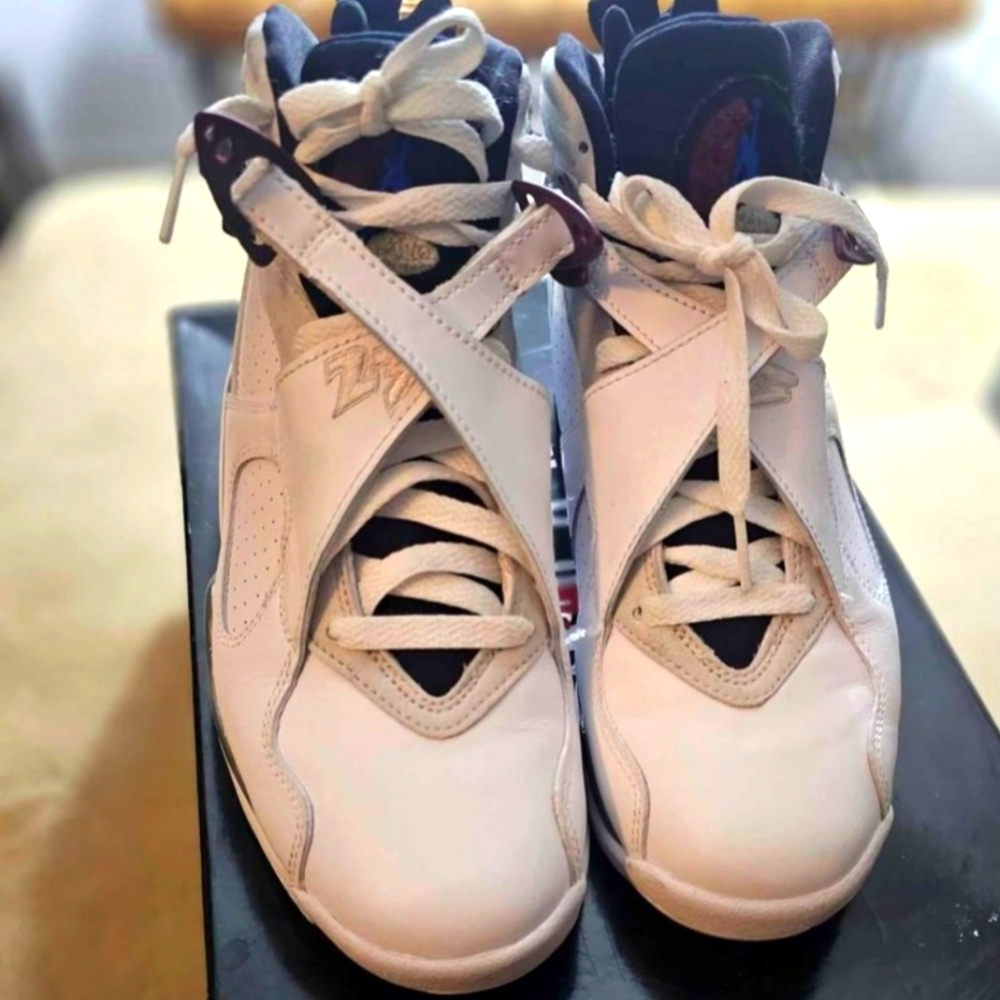 Jordan 8 Retro Burgandy "Bunnies"